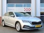 Skoda Octavia Combi 1.0 e-TSI 110PK Automaat Business Edition /NAVI/17'LM/PDC/LED/Keyless/Lane assist/Trekhaak/DAB+/Cruise control/NAP! 1e eig!