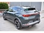 CUPRA Formentor 1.4 e-Hybrid 245PK VZ Performance 245PK | Achteruitrijcamera | Airco (automatisch) | Cruise control adaptief | ACC | Achteruitrijcamera | Elektrisch inklapbare trekhaak | Verwarmbare voorstoelen en stuurwiel | Camouflage Green metallic!