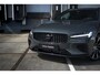 Volvo V60 T8 Automaat Plug-in hybrid AWD Plus Dark |Performance Edition| Black Edition logos | Exterior Styling kit met uitdempers | 20"Lichtmetalen velgen| Parkeercamera achter | Google Services|Premium Audio by Harman en Kardon| Interieur Voorverwarming| Adaptieve Cruise Control| Blind Spot