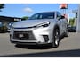 Lexus LBX 2WD STOELVERW STUURVERW PARK-SENSOR BLIND-SPOT CARPLAY LENDESTEUN