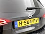 Mercedes-Benz A-klasse 180 AMG line | Night pakket | Panorama schuifdak | Parkeerpakket met achteruitrijcamera | Spiegelpakket | Inclusief 12 Maanden Garantie.