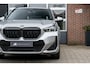 BMW X1 25e xDrive M Sport | Panorama | Shadow | ACC | Camera | Adap. led | Trekhaak | Stoelverwarming | 19 inch |