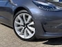 Tesla Model 3 Long Range AWD 75 kWh / NL-Auto / 81.000 Km / 351 PK / 1e-Eigenaar / Keyless / Vol-Leder / Pano-Dak / Auto-Pilot / Adaptieve Cruise-Control / Navi / Camera / Stoelverwarming / ELKTR-Pakket / Afneembare Trekhaak / PDC / 19'' LMV / ENZ.
