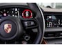 Porsche Macan 4 100 kWh Ijsgrijs | Luchtvering | Head-Up Display | 18- Voudige Stoelen | Panoramadak | Passengerdisplay | Trekhaak | Bose Audio | Innodrive