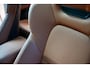 Porsche Macan 4 100 kWh Ijsgrijs | Luchtvering | Head-Up Display | 18- Voudige Stoelen | Panoramadak | Passengerdisplay | Trekhaak | Bose Audio | Innodrive