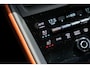 Porsche Macan 4 100 kWh Ijsgrijs | Luchtvering | Head-Up Display | 18- Voudige Stoelen | Panoramadak | Passengerdisplay | Trekhaak | Bose Audio | Innodrive