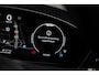 Porsche Macan 4 100 kWh Ijsgrijs | Luchtvering | Head-Up Display | 18- Voudige Stoelen | Panoramadak | Passengerdisplay | Trekhaak | Bose Audio | Innodrive