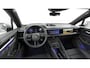 Porsche Macan 4 100 kWh Ijsgrijs | Luchtvering | Head-Up Display | 18- Voudige Stoelen | Panoramadak | Passengerdisplay | Trekhaak | Bose Audio | Innodrive