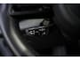 Porsche Macan 4 100 kWh Ijsgrijs | Luchtvering | Head-Up Display | 18- Voudige Stoelen | Panoramadak | Passengerdisplay | Trekhaak | Bose Audio | Innodrive
