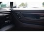 Porsche Macan 4 100 kWh Ijsgrijs | Luchtvering | Head-Up Display | 18- Voudige Stoelen | Panoramadak | Passengerdisplay | Trekhaak | Bose Audio | Innodrive