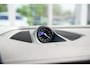 Porsche Macan 4 100 kWh Ijsgrijs | Luchtvering | Head-Up Display | 18- Voudige Stoelen | Panoramadak | Passengerdisplay | Trekhaak | Bose Audio | Innodrive