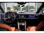 Porsche Macan 4 100 kWh Ijsgrijs | Luchtvering | Head-Up Display | 18- Voudige Stoelen | Panoramadak | Passengerdisplay | Trekhaak | Bose Audio | Innodrive