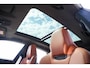 Porsche Macan 4 100 kWh Ijsgrijs | Luchtvering | Head-Up Display | 18- Voudige Stoelen | Panoramadak | Passengerdisplay | Trekhaak | Bose Audio | Innodrive