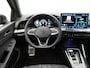 Volkswagen Golf Variant 1.5 eTSI R-Line Edition Automaat - IQ light - Navigatie - Achterklep elektrisch - Trekhaak - Stoelverwarming - ACC - Camera