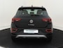 Volkswagen T-Roc 1.5 TSI Life | Parkeerassistent | Stoelverwarming | CarPlay | Elektrisch inklapbare buitenspiegels | Parkeersensoren | Adaptieve cruise control | Climate control |