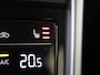 Volkswagen T-Roc 1.5 TSI Life | Parkeerassistent | Stoelverwarming | CarPlay | Elektrisch inklapbare buitenspiegels | Parkeersensoren | Adaptieve cruise control | Climate control |