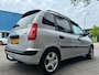 Hyundai Matrix 1.6i Dynamic - Airco I Sport velgen I PDC I Comfort pakket I Dakrail I APK 2027