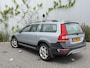 Volvo XC70 2.0 T5 FWD Nordic+ | Trekhaak | Schuifdak | Bi-Xenon | BLIS | Cruise Control Adaptief | Navigatie | Elektrische Achterklep | Keyless Entry | Alarm | Lichtmetalen Velgen 18 inch | Parkeerverwarming