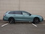 Volkswagen Passat Variant R-Line Edition 1.5 eHybrid 204 PK | Panoramadak | Trekhaak | 360 camera | Led Matrix | 19" inch velgen | Black style |