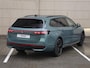 Volkswagen Passat Variant R-Line Edition 1.5 eHybrid 204 PK | Panoramadak | Trekhaak | 360 camera | Led Matrix | 19" inch velgen | Black style |