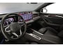 Volkswagen Passat Variant R-Line Edition 1.5 TSI eHybrid 272pk DSG Automaat Trekhaak, Panoramadak, Black style, 360 camera, Elektrische achterklep, Adaptive cruise control