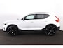 Volvo XC40 B3 Plus Black Edition - IntelliSafe Assist & Surround - 360º Camera - Harman Kardon audio - Adaptieve LED koplampen - Verwarmde voorstoelen & stuur - Parkeersensoren voor & achter - Elektr. bedienb. voorstoelen met geheugen links - Draadloze tel. lader - Standkachel - Extra getint glas - 20' LMV