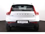 Volvo XC40 B3 Plus Black Edition - IntelliSafe Assist & Surround - 360º Camera - Harman Kardon audio - Adaptieve LED koplampen - Verwarmde voorstoelen & stuur - Parkeersensoren voor & achter - Elektr. bedienb. voorstoelen met geheugen links - Draadloze tel. lader - Standkachel - Extra getint glas - 20' LMV