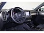 Volvo XC40 B3 Plus Black Edition - IntelliSafe Assist & Surround - 360º Camera - Harman Kardon audio - Adaptieve LED koplampen - Verwarmde voorstoelen & stuur - Parkeersensoren voor & achter - Elektr. bedienb. voorstoelen met geheugen links - Draadloze tel. lader - Standkachel - Extra getint glas - 20' LMV