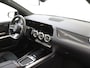 Mercedes-Benz B-klasse 200 AMG Line Panoramadak / Keyless / Nightpakket / Parkeercamera / Elektr. Trekhaak / Sfeerverlichting / Stoelverwarming