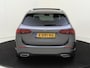 Mercedes-Benz B-klasse 200 AMG Line Panoramadak / Keyless / Nightpakket / Parkeercamera / Elektr. Trekhaak / Sfeerverlichting / Stoelverwarming