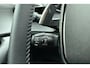 Peugeot 2008 1.2 Hybrid 145 Style | Cruise control | Schakelpadels | Parkeersensoren | Style velgen | Apple carplay | i-cockpit | Spraakbediening | Centrale deurvergrendeling