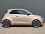Fiat 500 3+1 La Prima 42 kWh | Adaptive Cruise Control | Keyless | Lederen Bekleding | CarPlay | Stoelverwarming | Camera Achter | Sensoren Voor + Achter |