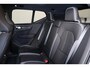 Volvo EX40 Extended Range Ultra 82 kWh - Panorama/schuifdak - IntelliSafe Assist & Surround - 360º Camera - Harman/Kardon audio - Verwarmde voorstoelen & stuur - Parkeersensoren voor & achter - Elektr. bedienb. voorstoelen met geheugen links - Draadloze tel. lader - Warmtepomp - Extra getint glas - 19' LMV