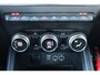 Renault Clio 1.0 TCe Intens 360 graden camera/Stoelverwarming/Lane assist/Cruise control/Apple carplay/Dodehoek detectie/Parkeersensoren/Licht metaal