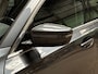 BMW 3-Serie 320e High Executive 204Pk Automaat (PANORAMADAK, HEAD-UP DISPLAY, MEMORY SEATS, LASER KOPLAMPEN, LEDER, STUUR/STOELVERWARMING, 360 CAMERA, APPLE CARPLAY, SFEERVERLICHTING, GETINT GLAS, NIEUWSTAAT)