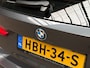 BMW 3-Serie 320e High Executive 204Pk Automaat (PANORAMADAK, HEAD-UP DISPLAY, MEMORY SEATS, LASER KOPLAMPEN, LEDER, STUUR/STOELVERWARMING, 360 CAMERA, APPLE CARPLAY, SFEERVERLICHTING, GETINT GLAS, NIEUWSTAAT)