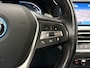 BMW 3-Serie 320e High Executive 204Pk Automaat (PANORAMADAK, HEAD-UP DISPLAY, MEMORY SEATS, LASER KOPLAMPEN, LEDER, STUUR/STOELVERWARMING, 360 CAMERA, APPLE CARPLAY, SFEERVERLICHTING, GETINT GLAS, NIEUWSTAAT)