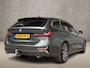 BMW 3-Serie 320e High Executive 204Pk Automaat (PANORAMADAK, HEAD-UP DISPLAY, MEMORY SEATS, LASER KOPLAMPEN, LEDER, STUUR/STOELVERWARMING, 360 CAMERA, APPLE CARPLAY, SFEERVERLICHTING, GETINT GLAS, NIEUWSTAAT)