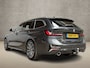 BMW 3-Serie 320e High Executive 204Pk Automaat (PANORAMADAK, HEAD-UP DISPLAY, MEMORY SEATS, LASER KOPLAMPEN, LEDER, STUUR/STOELVERWARMING, 360 CAMERA, APPLE CARPLAY, SFEERVERLICHTING, GETINT GLAS, NIEUWSTAAT)