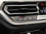 BMW 3-Serie 320e High Executive 204Pk Automaat (PANORAMADAK, HEAD-UP DISPLAY, MEMORY SEATS, LASER KOPLAMPEN, LEDER, STUUR/STOELVERWARMING, 360 CAMERA, APPLE CARPLAY, SFEERVERLICHTING, GETINT GLAS, NIEUWSTAAT)