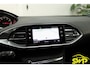 Peugeot 308 1.2 PureTech GT | Massage | Navi | Camera | Wit metallic