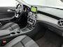 Mercedes-Benz GLA 180 Business Solution AMG (PANORAMADAK, STOELVERWARMING, CAMERA, NAVIGATIE, PDC)