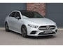 Mercedes-Benz A-klasse 200 Business Solution AMG | Panoramadak | Camera | Night Pakket | High Performance Led | Widescreen | Regensensor |