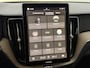 Volvo XC60 2.0 T8 Plug-in hybrid AWD Plus Dark Panoramadak, 360 Camera, Harman/Kardon, Head-up display, Memory stoelen, Elektrische achterklep, Leder, Winterpakket, Cruise control adaptief