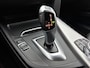 BMW 3-Serie Touring 318i M Sport Corporate Lease Automaat (GROOT-NAVIGATIE, TREKHAAK, STOELVERWARMING, LED, GOED ONDERHOUDEN)