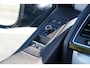 Volkswagen Multivan Kombi 2.0 TDI L1H1 | CMC hefdak | LED | Trekhaak | ACC | Apple CarPlay | Elektrische stoelen | Elektrische schuifdeuren | Parkeercamera | Parkeersensoren | Lederen interieur | 6-zitplaatsen | Elektrische kofferklep | Highline |