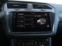 Volkswagen Tiguan 1.4 TSI eHybrid R-Line Business 245pk DSG | Trekhaak | Dealer onderhouden | Black Style | DCC | 360 Camera | Winterpakket | LED Matrix | Navigatie | Keyless