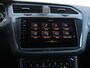 Volkswagen Tiguan 1.4 TSI eHybrid R-Line Business 245pk DSG | Trekhaak | Dealer onderhouden | Black Style | DCC | 360 Camera | Winterpakket | LED Matrix | Navigatie | Keyless