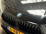 BMW X2 1.8i sDrive M Sport 140Pk Automaat (NAVIGATIE, M PAKKET, BLACK PACK, LEDER, STOELVERWARMING, SPORTSTOELEN, GETINT GLAS, SFEERVERLICHTING, PARKEERSENSOREN, NIEUWSTAAT)