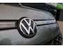 Volkswagen T-Roc 1.5 eTsi R-Line First Edition | NIEUW MODEL | BTW | CAMERA | ELEK.TREKHAAK | ACC | STUURVERWARMING |